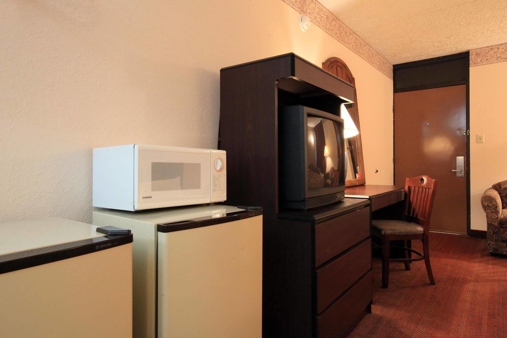 Americas Best Value Inn North Capital Raleigh Ruang foto