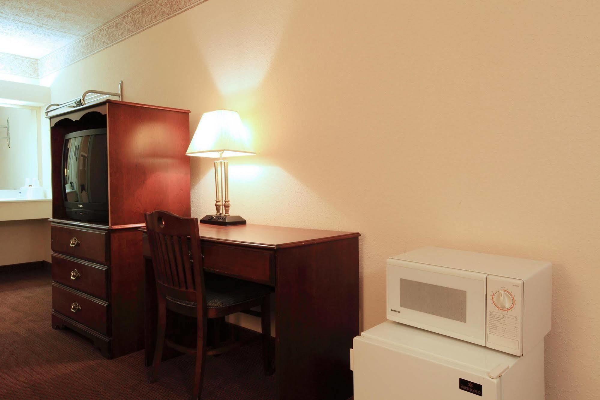 Americas Best Value Inn North Capital Raleigh Ruang foto